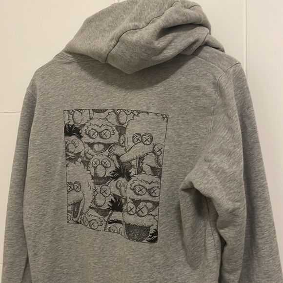 KAWS x Uniqlo x Sesame Street XX Hoodie - Picture 7 of 10